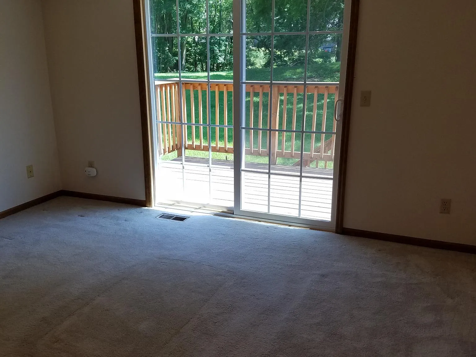 3 bed, 1234 sqft, $1,700 — Photo 4