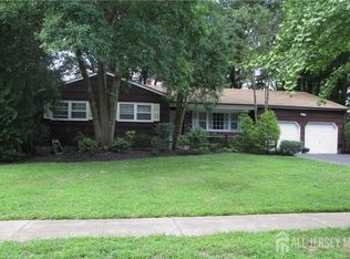 4 Eric Ln, East Brunswick, NJ 08816