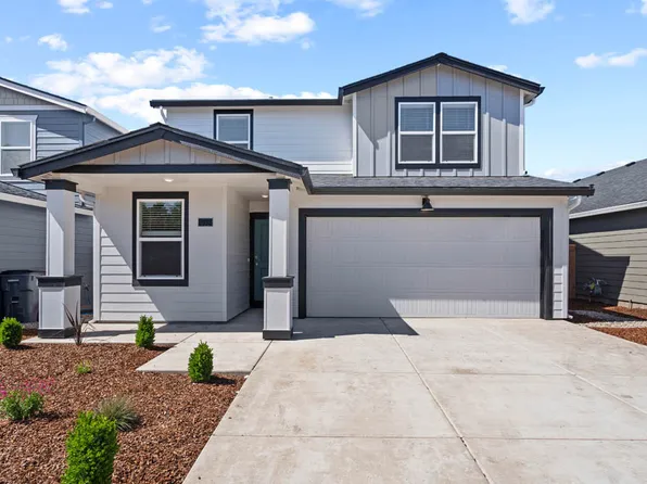 559 Black Bear Dr, Medford, OR 97501