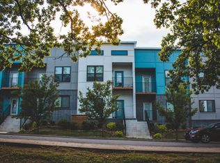 906 W Berry St APT 104, Fayetteville, AR 72701