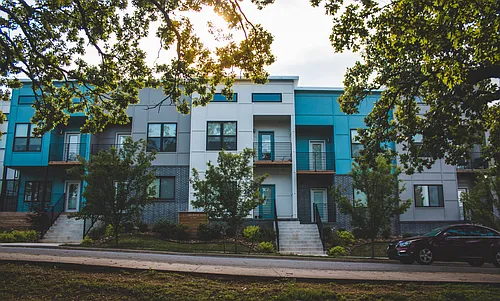 Contemporary & Modern Living Photo 1