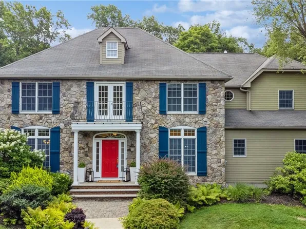 23 Stonehenge Road, Warwick, NY 10990