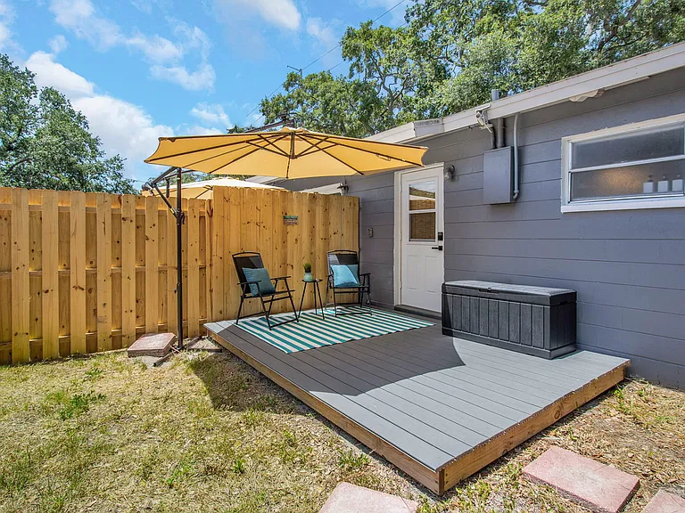 2081 N Betty Ln — Photo 28