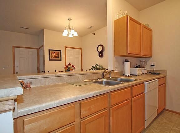 3rd image of 10320 Norfolk Dr Unit 9