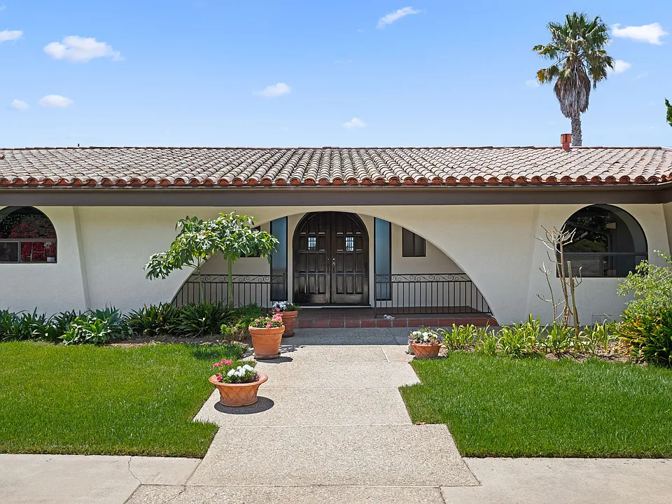 908 Via Los Padres