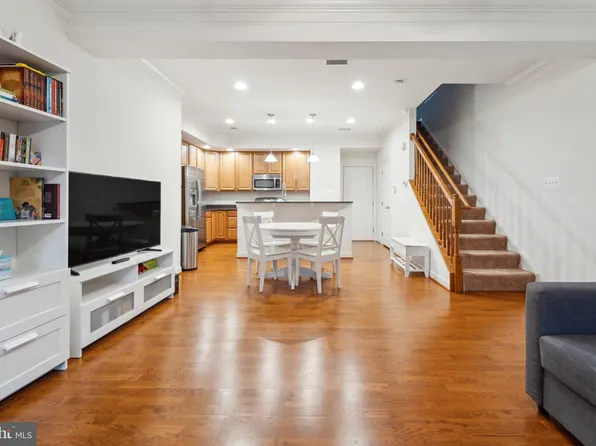 5722 Callcott Way, Alexandria, VA 22312