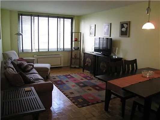 Rented by R New York | media 35