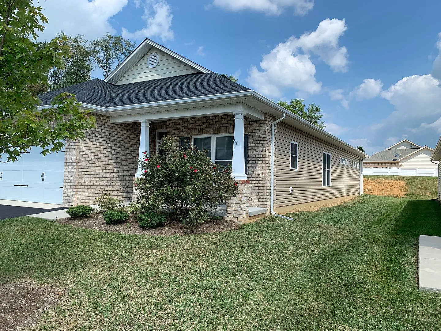 3 Bedroom, 2 Bath ,Patio Style Home with Garage — Photo 3