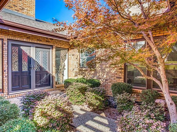 4th image of 2144 Highland Park Cir W