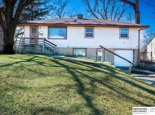 6724 N 37th St, Omaha, NE 68112