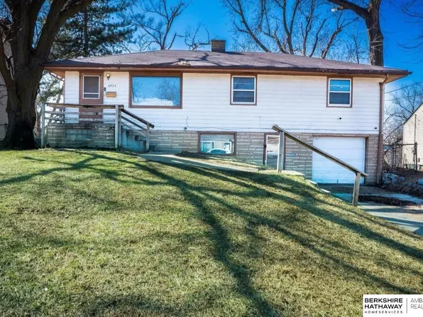 6724 N 37th St, Omaha, NE 68112