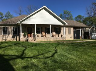 2273 Rieves Bend Rd, Columbia, TN 38401