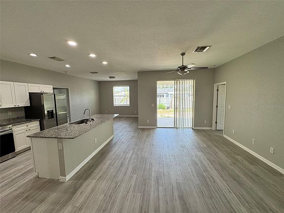 2nd image of 2756 Pebble Ave