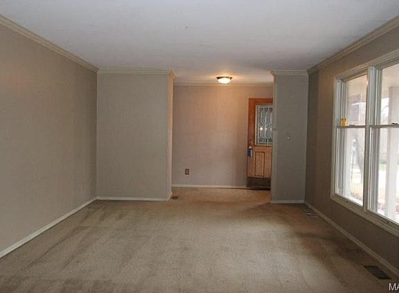 3rd image of 834 Green Lantern Ln