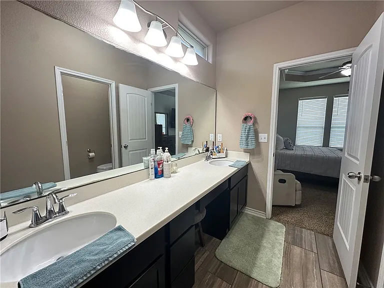 1016 Santa Catalina St — Photo 16