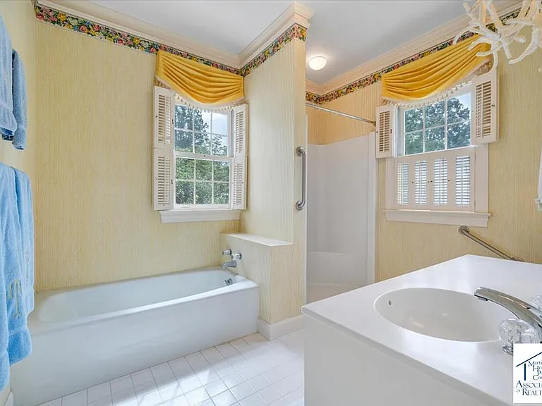 266 Plantation Rd — Photo 18