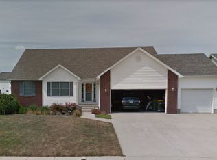 451 Phillip Cir, Forsyth, IL 62535