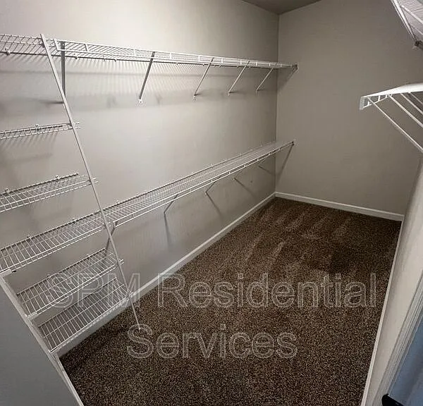 407 Vandemere Ct — Photo 12