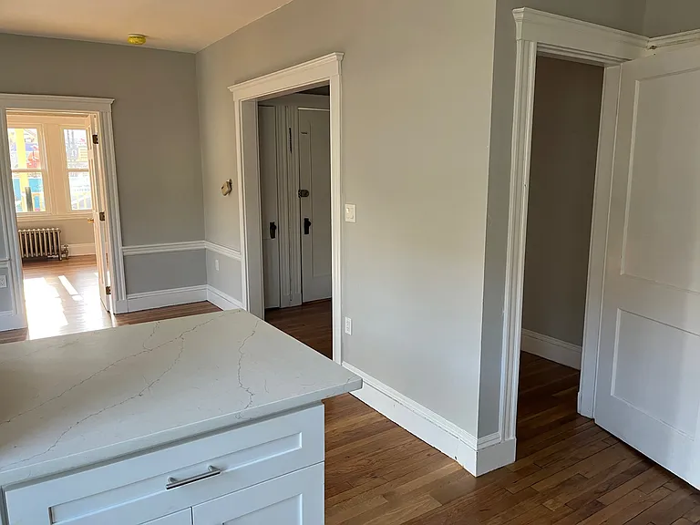 16 Verona St #1R — Photo 11