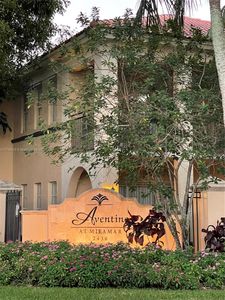 2457 Centergate Dr APT 207, Hollywood, FL, 33025