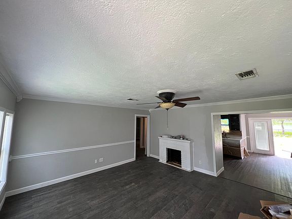 3rd image of 1106 Margot St