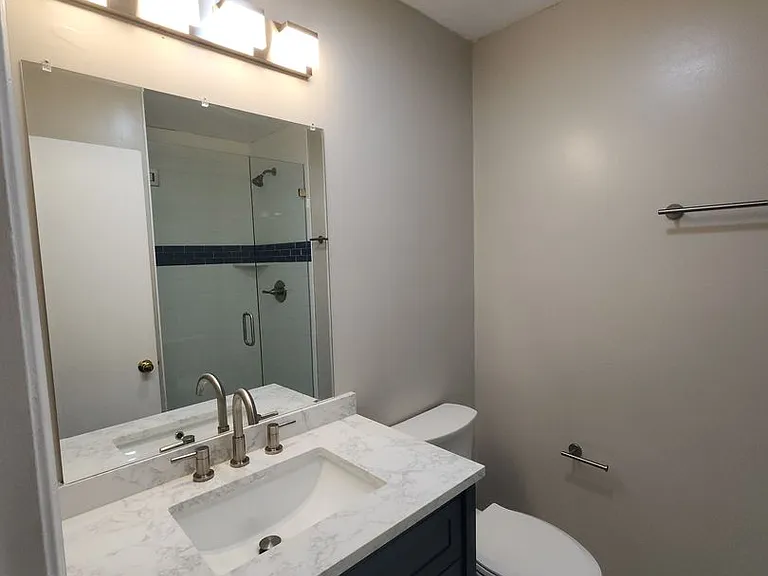 1331 Bayville St — Photo 37