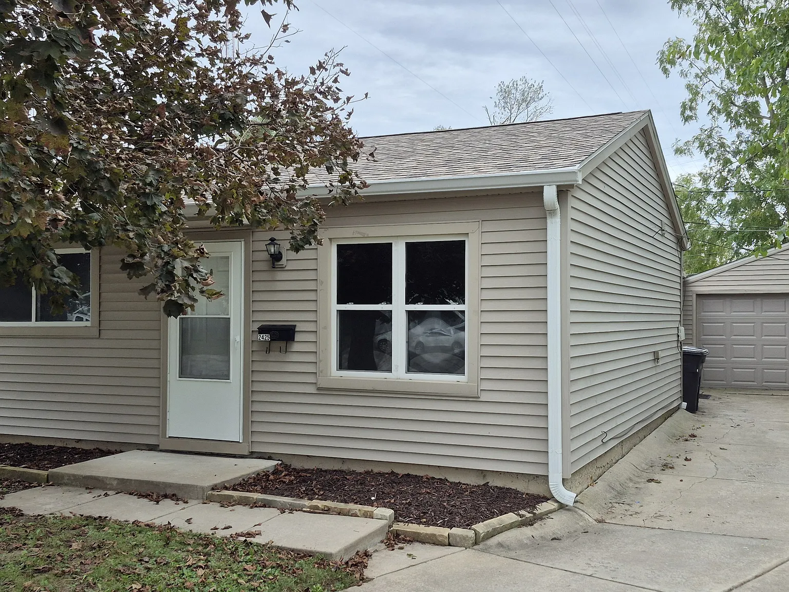 3 bed, 1250 sqft, $1,600 — Photo 3