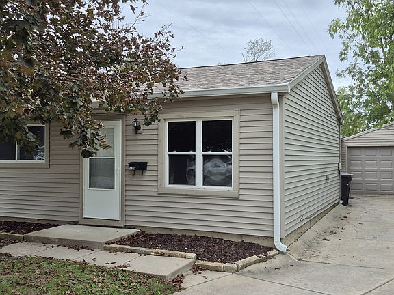 3rd image of 2425 Apache Dr