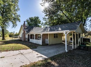 21750 Oil Well Rd, Dearborn, MO 64439