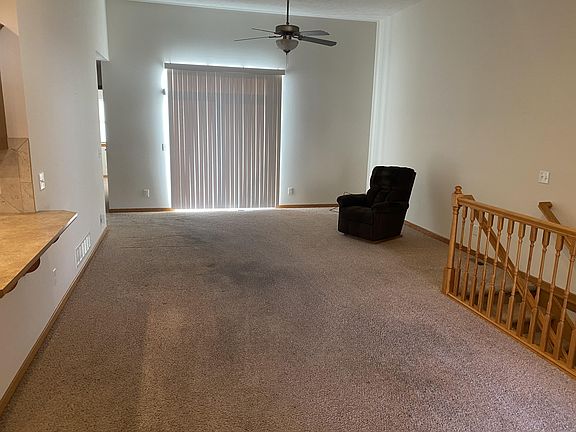 5th image of 216 Highclere Dr