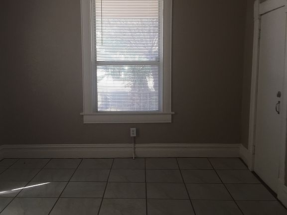 3rd image of 2320 Wyoming Ave #A