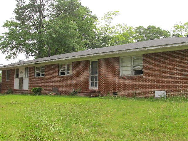 2nd image of 301 Darden St