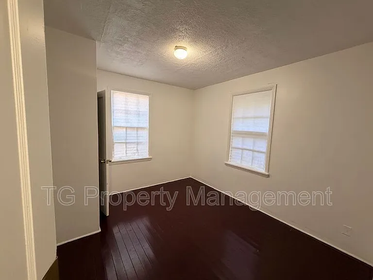 6031 Transylvania Ave — Photo 9