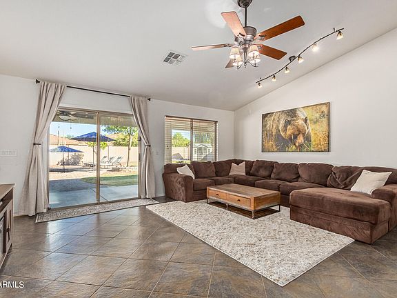3rd image of 3828 E CAMDEN Avenue