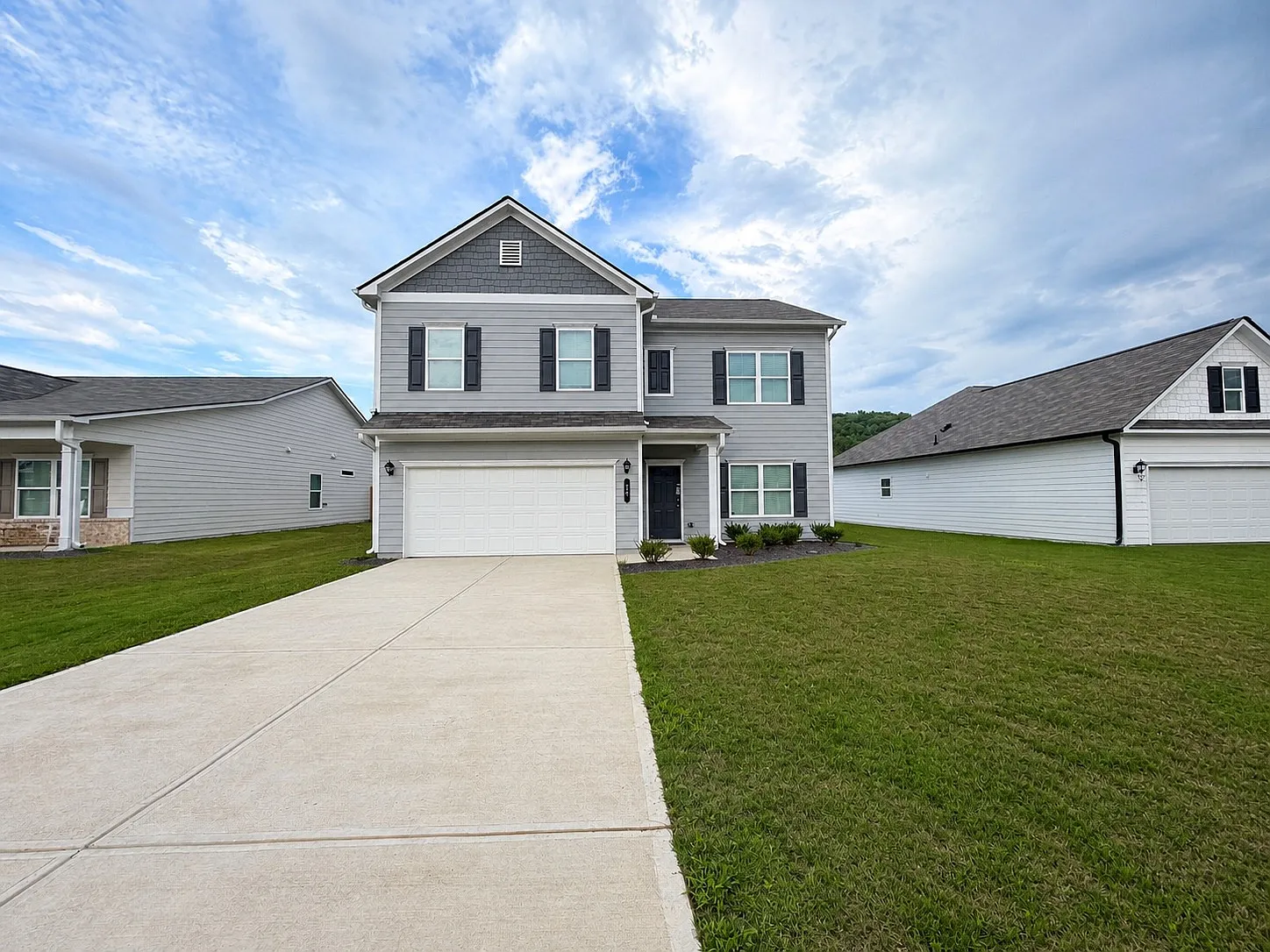 5 bed, 2428 sqft, $2,269 — Photo 2