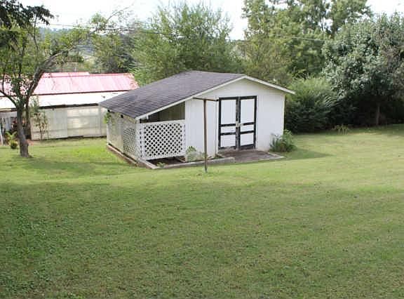 5th image of 405 Terrace Ln