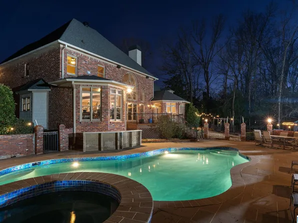 5064 Greystone Way, Birmingham, AL 35242