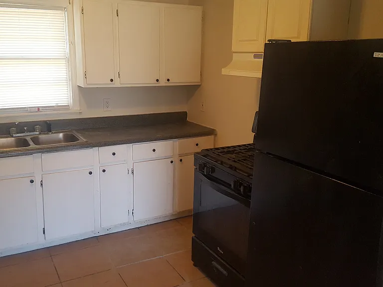 1647 Bridgeport Dr NW — Photo 6