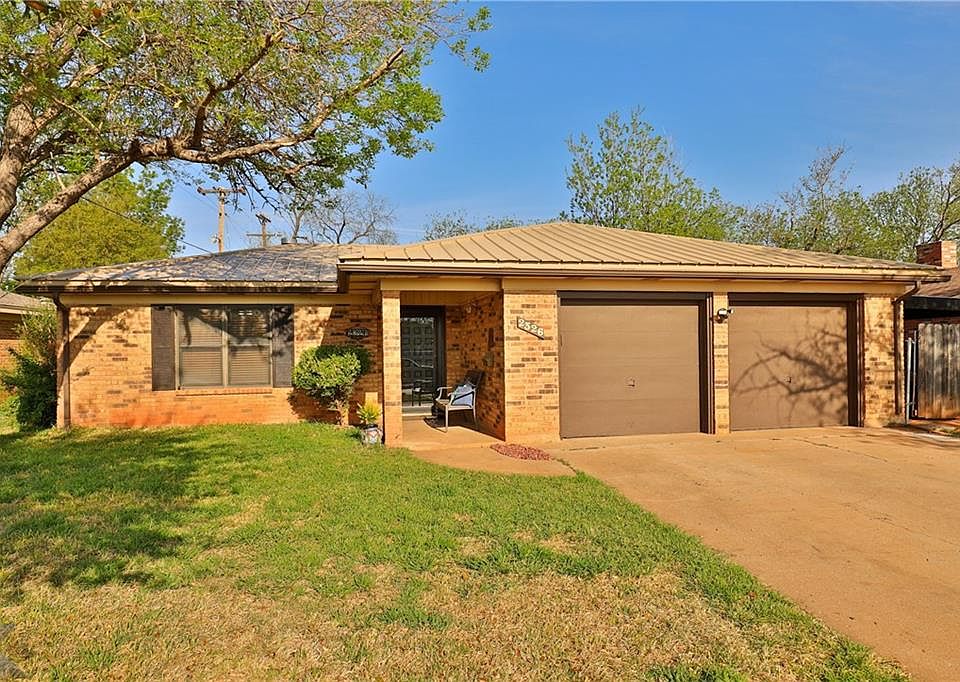 1st image of 2326 Greenbriar Dr