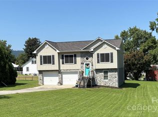 1010 Praley St SW, Valdese, NC 28690