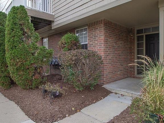 3rd image of 4054 Norwich Dr