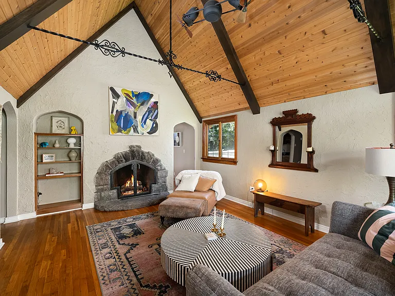 2731 SW Old Orchard Rd — Photo 9