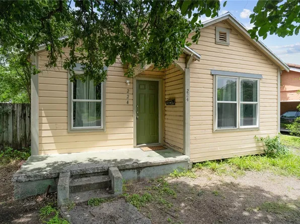 224 W Santa Gertrudis Ave, Kingsville, TX 78363