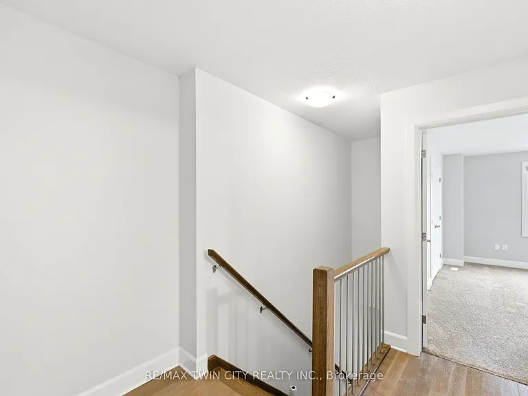499 Sophia Cres #56 — Photo 11