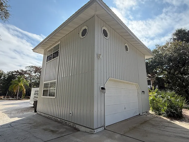 6209 Riverside Dr — Photo 35