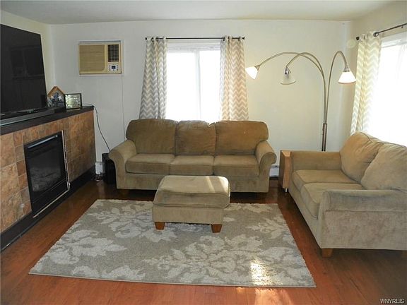 2nd image of 54 Chardon Dr