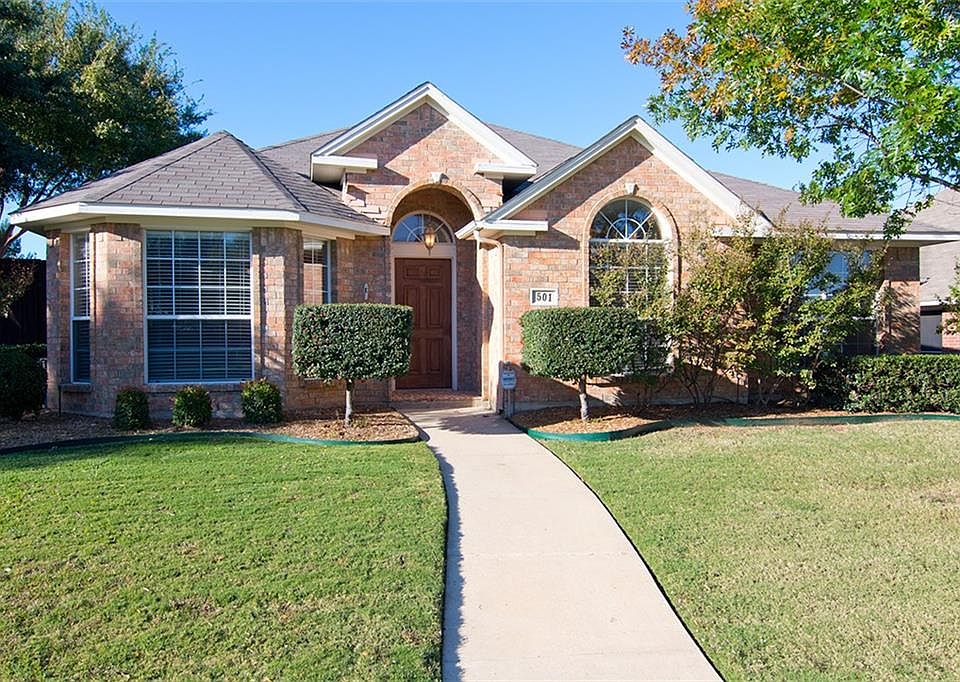 1st image of 501 Vasey Oak Dr