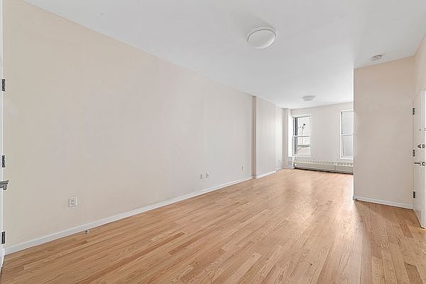 1st image of 947 2nd Ave #3