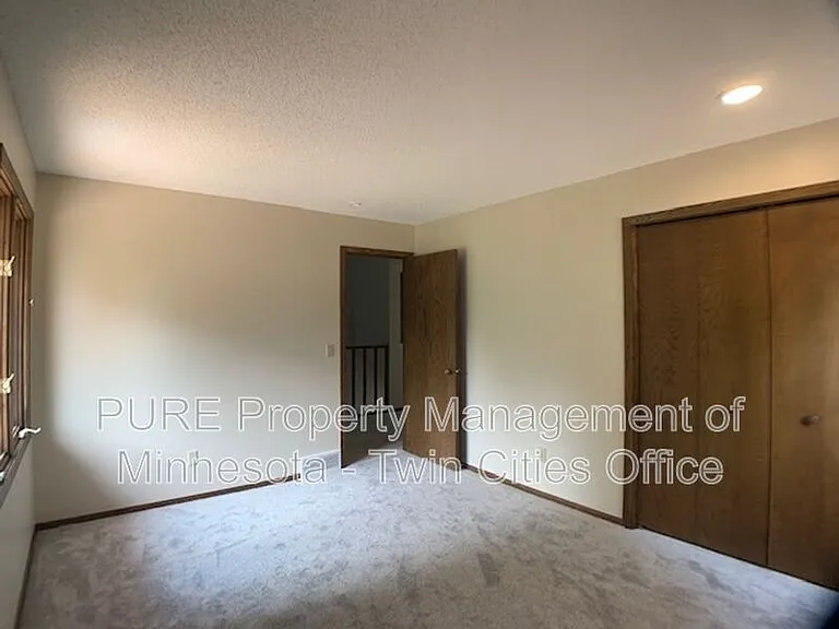 7420 Hyde Park Cir — Photo 6