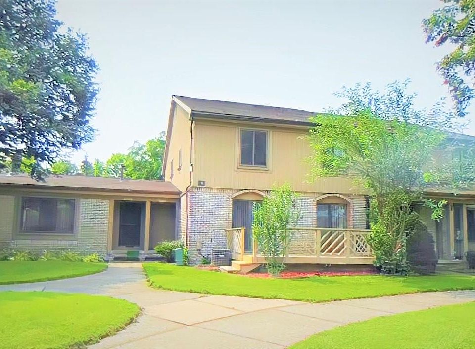 1st image of 41555 Bedford Dr